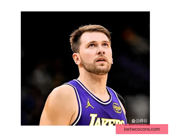 海斯20分钟8中8狂砍26分赛后直言东契奇别再领罚牌