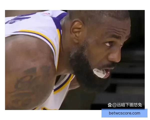 詹姆斯转型内幕：与雷迪克深谈坦然接受球权调整